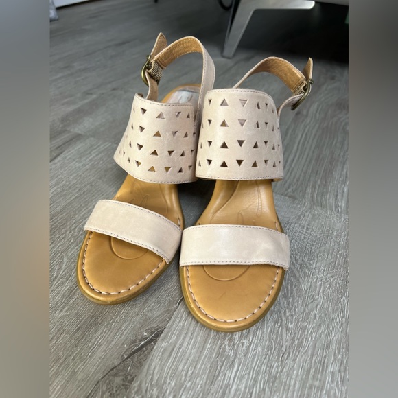 Born Sandals - Picture 2 of 8